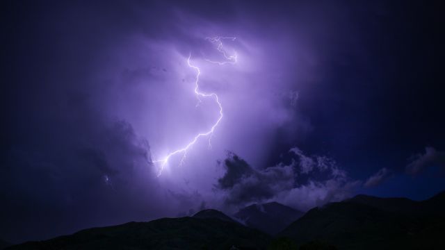 ΚΕΡΑΥΝΟΣ Ή ΑΣΤΡΑΠΗ